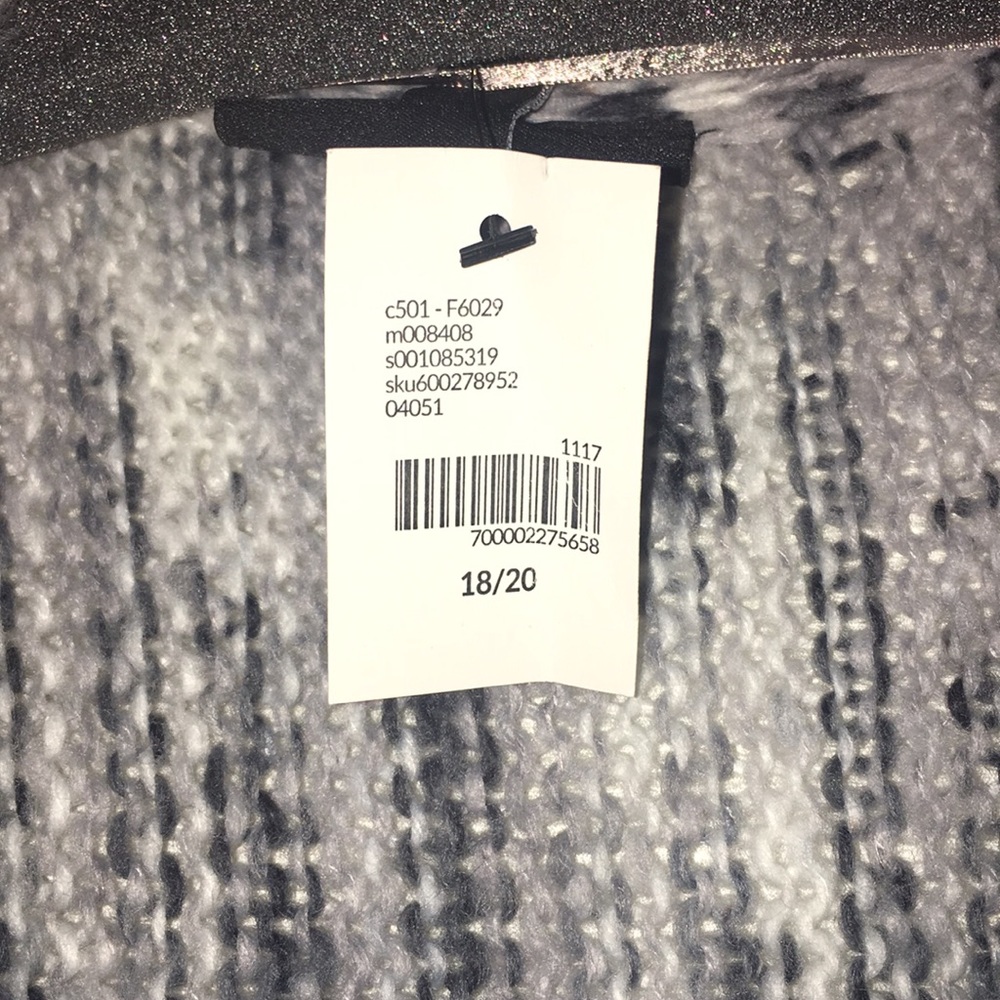 Sweater - Picture 3 of 3